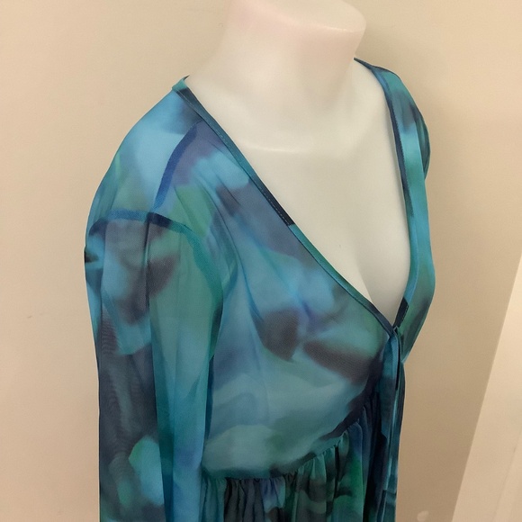 NEW Beautiful semi sheer top Medium - Picture 4 of 12